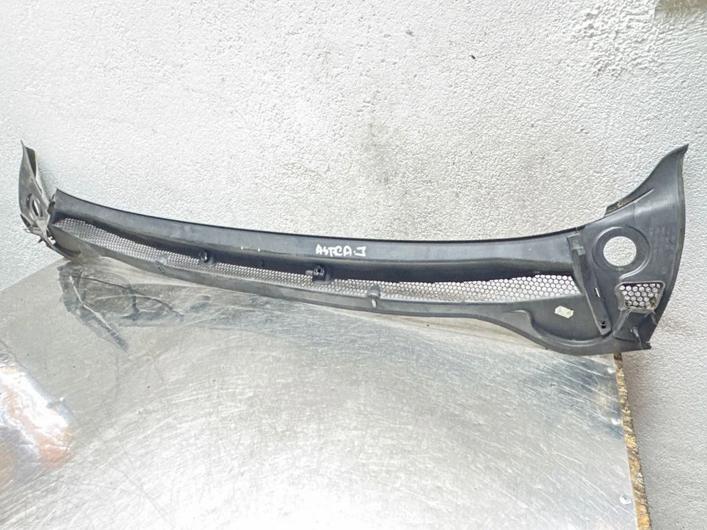 Wiper trim 13267105