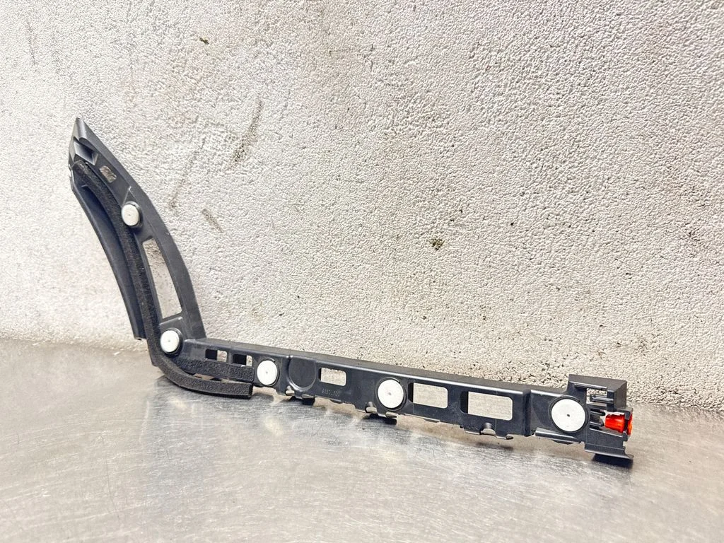 Rear bumper mounting bracket 20972996