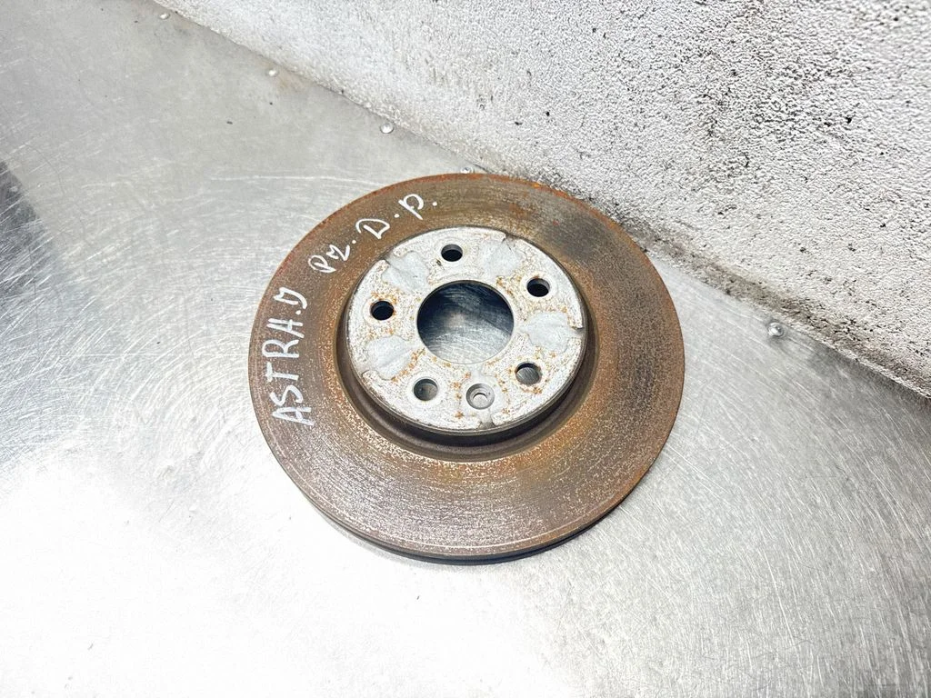 Front brake disc – front right
