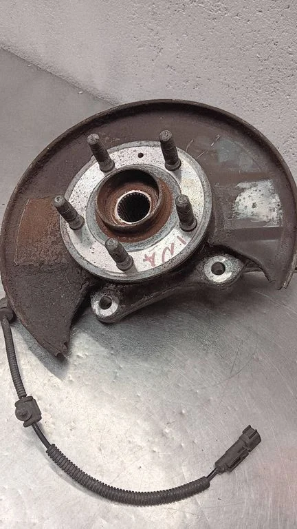 Front wheel hub