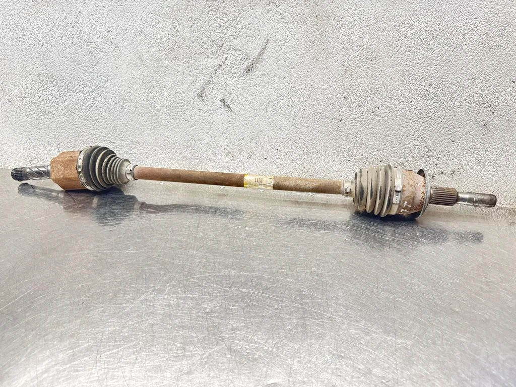 Tagumine pooltelg F2G34K138AB