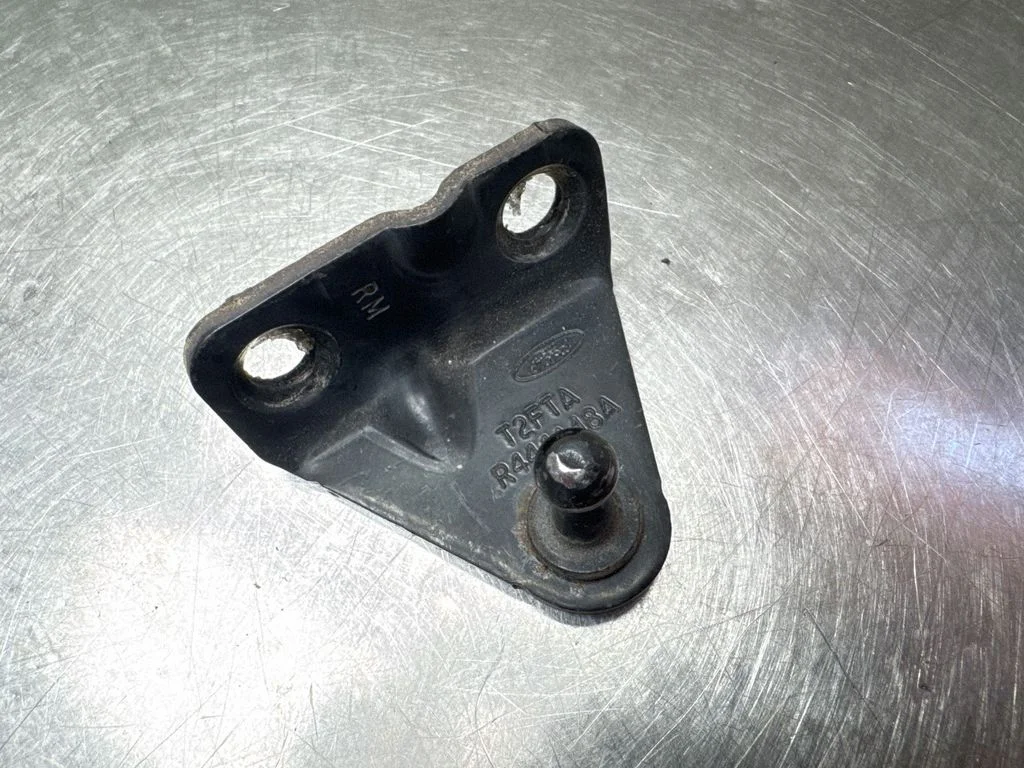 Fender mounting bracket T2FTA