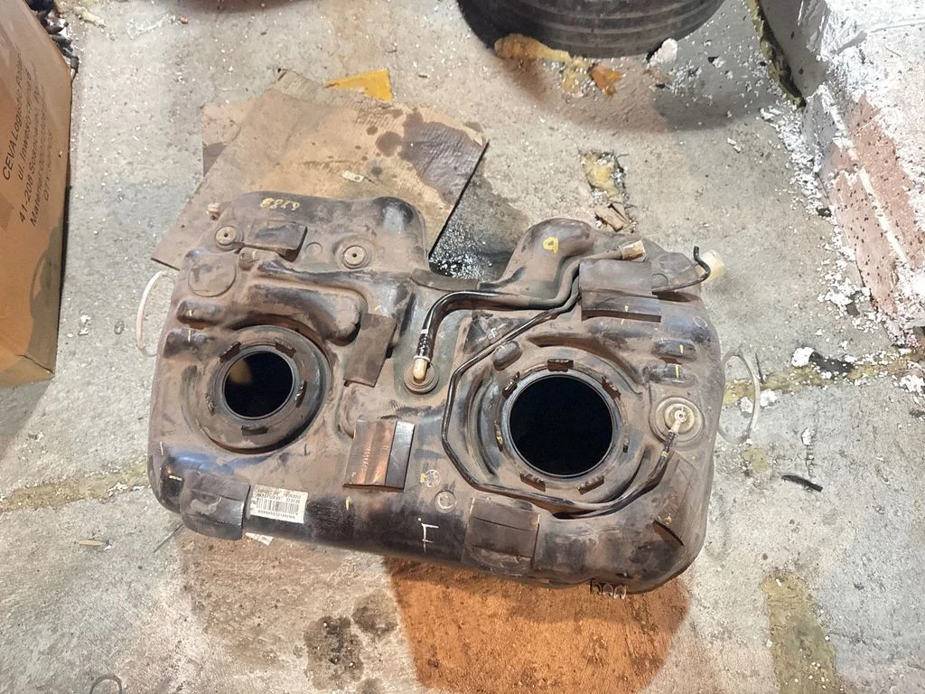 Fuel tank A045846