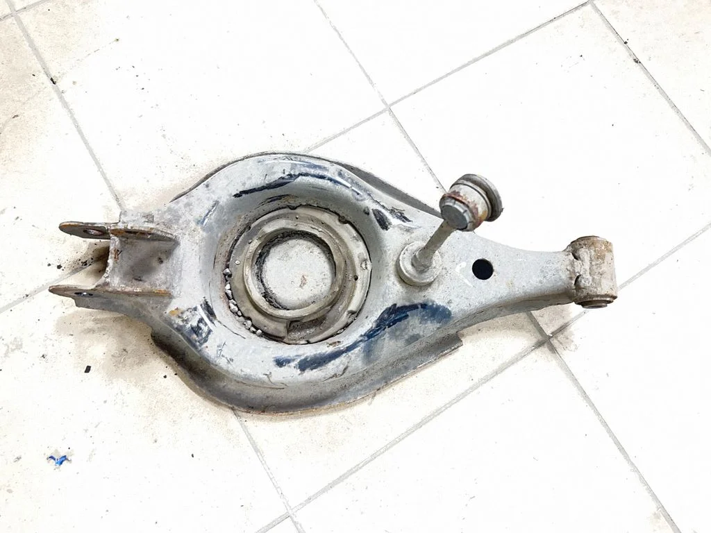 Rear upper control arm/wishbone