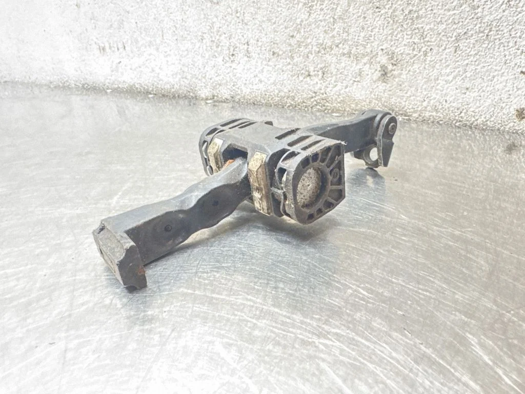 Esiukse avamispiiraja – Opel Astra H (2004-2012)