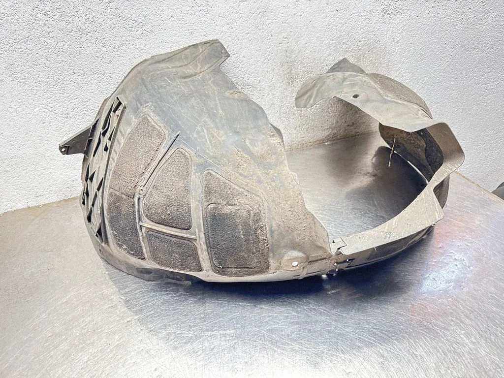 Front wheel arch liner splash guards 13241160
