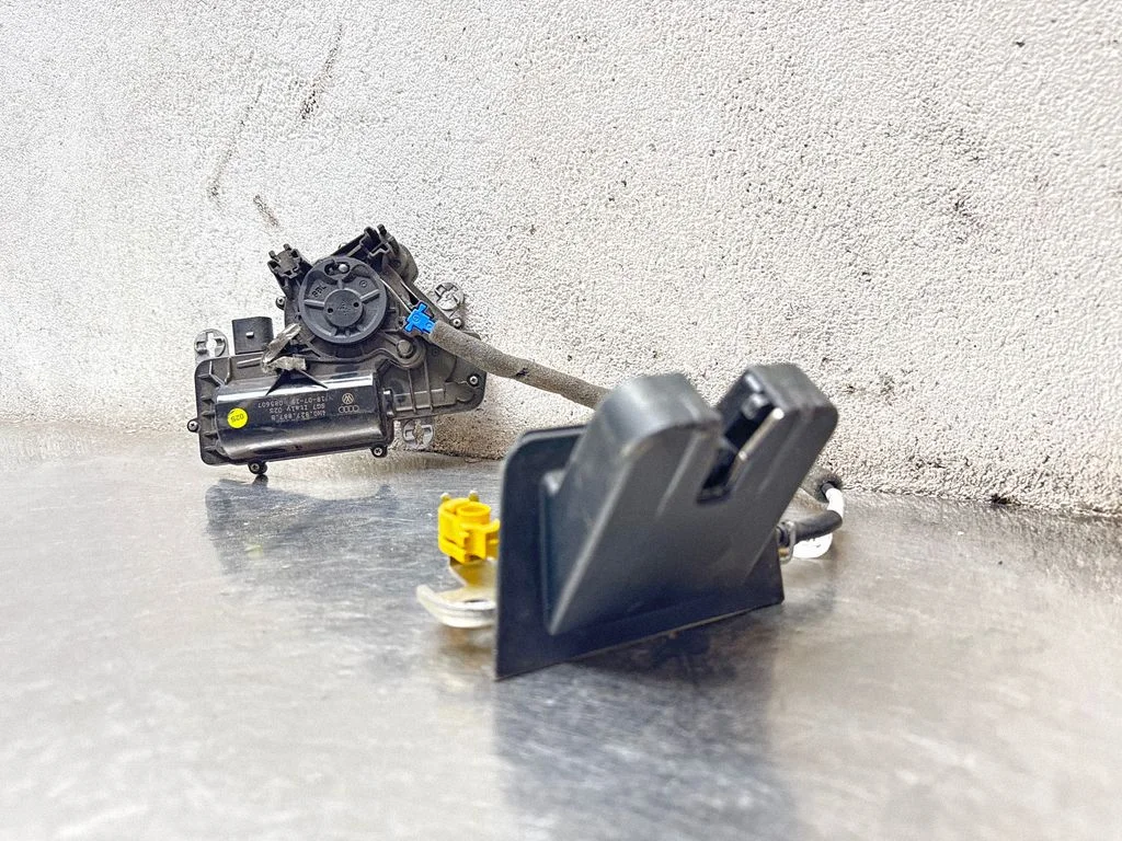 Tailgate/trunk/boot lock/catch/latch – Audi Q7 4M (2015-)