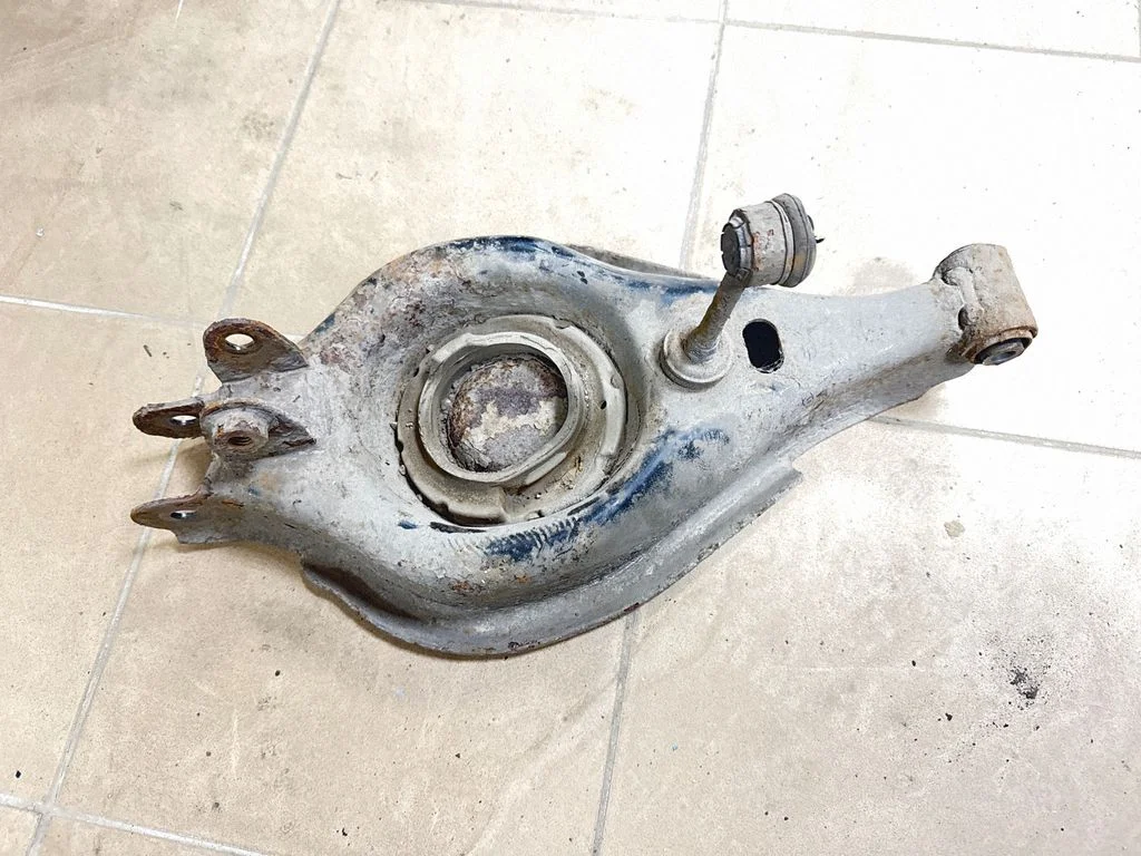 Rear upper control arm/wishbone