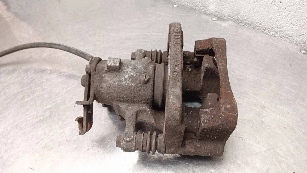 Rear brake caliper