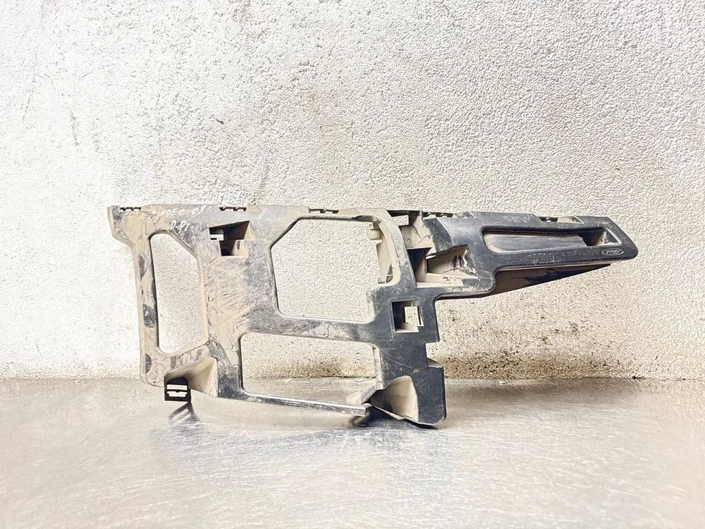 Front bumper mounting bracket – Ford Mondeo MK IV (2007-2014)