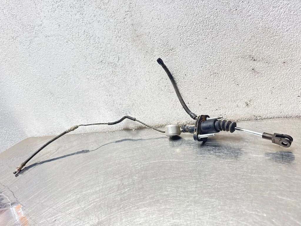 Clutch master cylinder 90523769