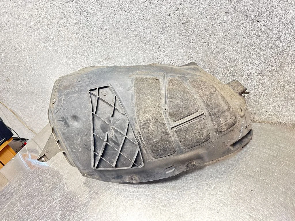 Front wheel arch liner splash guards 324461698