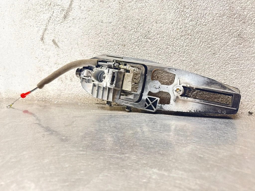 Front door exterior handle ES73F22464