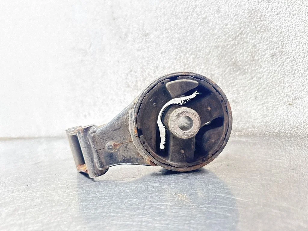Gearbox mount 21031116