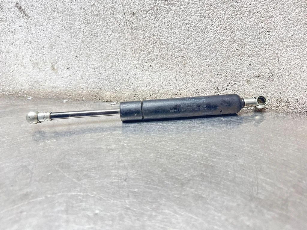 Tailgate/trunk strut/damper – Volvo V70 (2005-2008)