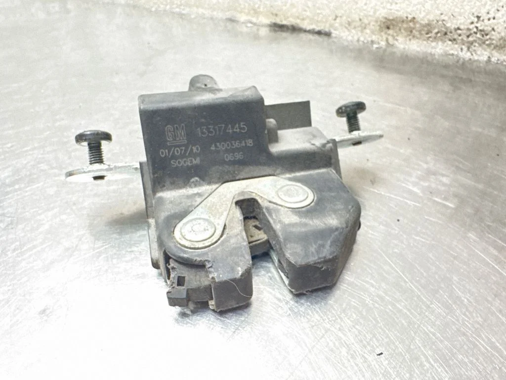 Tailgate/trunk/boot lock/catch/latch 13317445