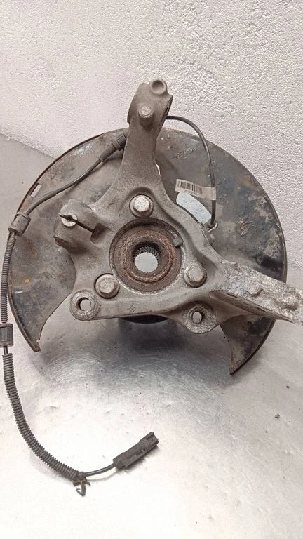 Front wheel hub 22821303
