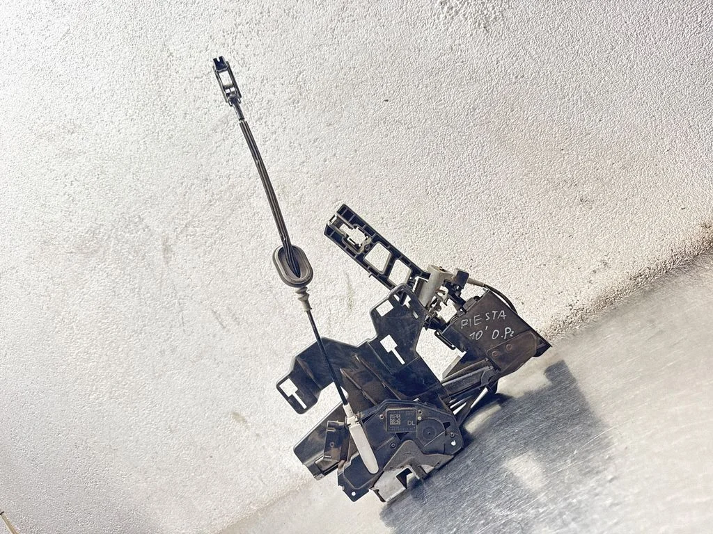 Front door lock 8A61A21978AC
