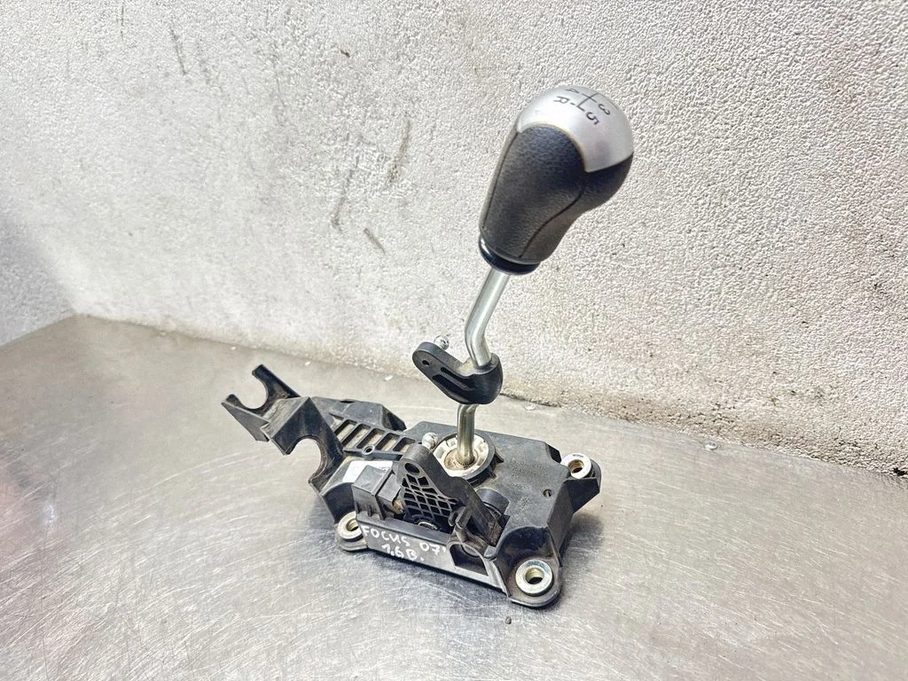 Pavarų perjungimo mechanizmas (kulisa)