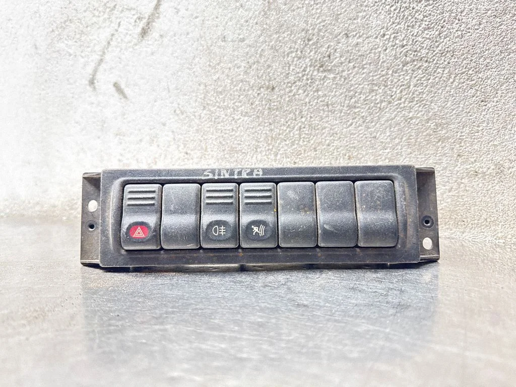 Multifunctional control switch/knob 10243825