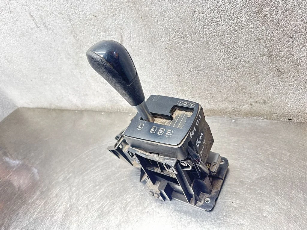 Pavarų perjungimo mechanizmas (kulisa)
