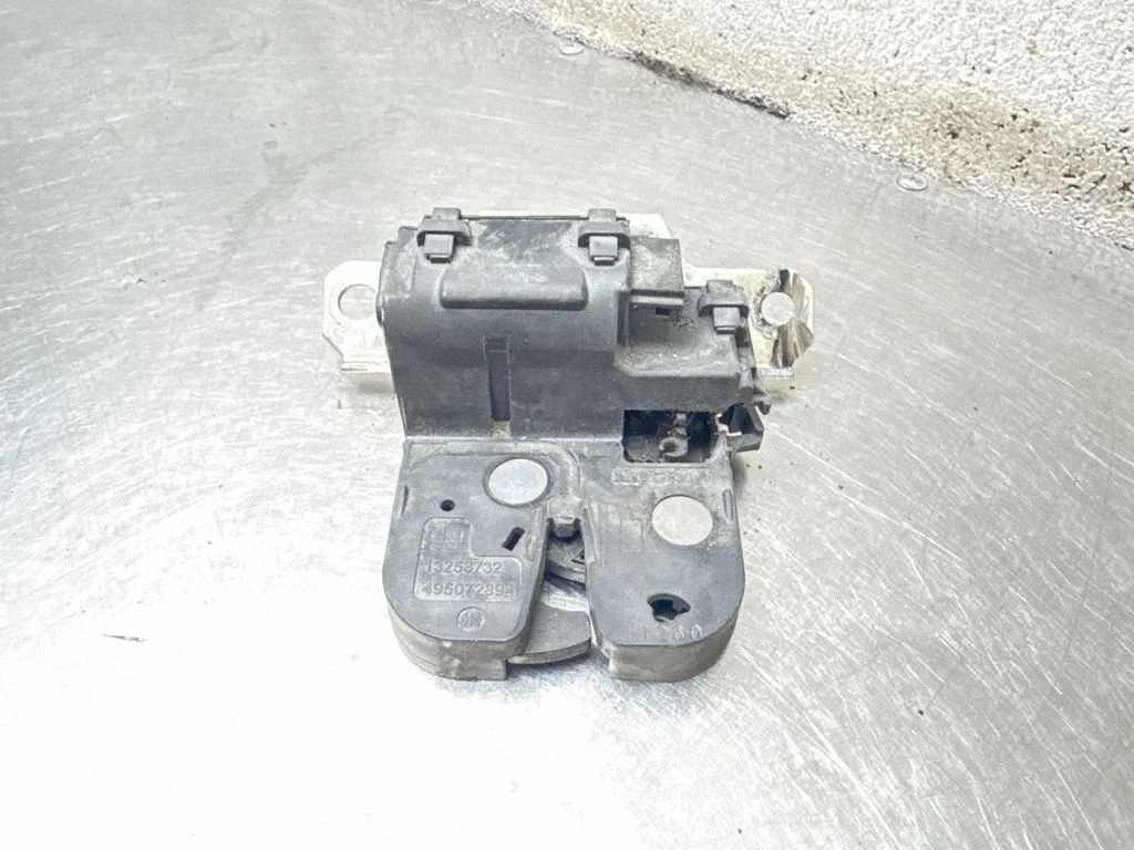 Tailgate/trunk/boot lock/catch/latch 13253732