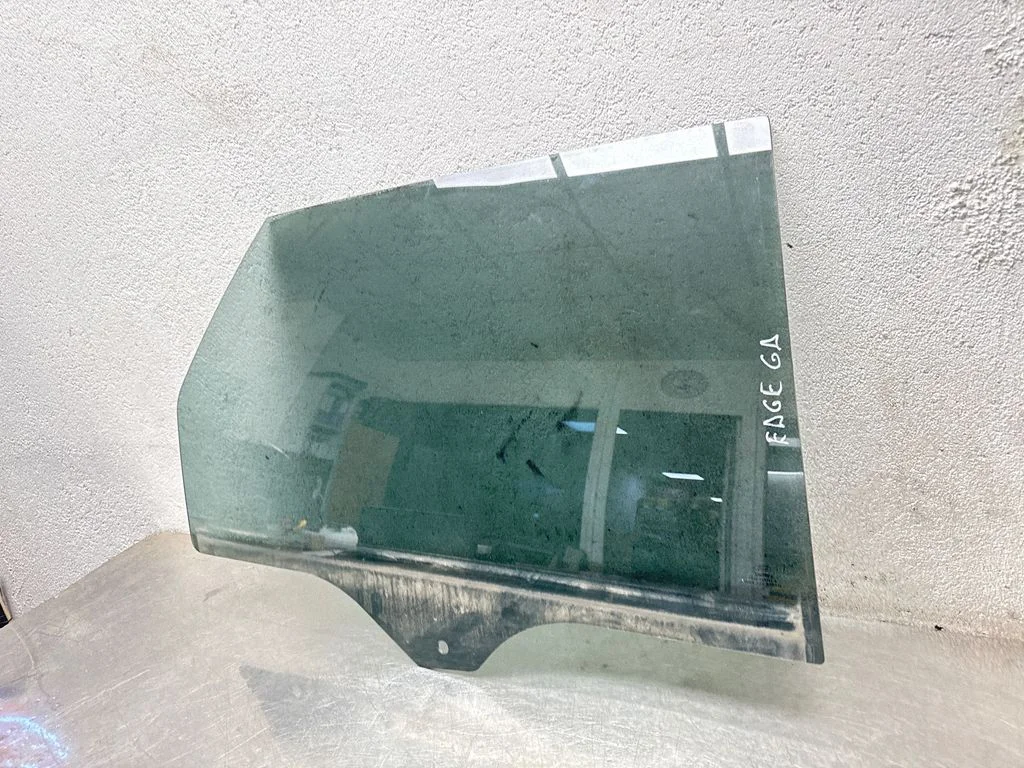 Rear door window glass FT4BR25712A