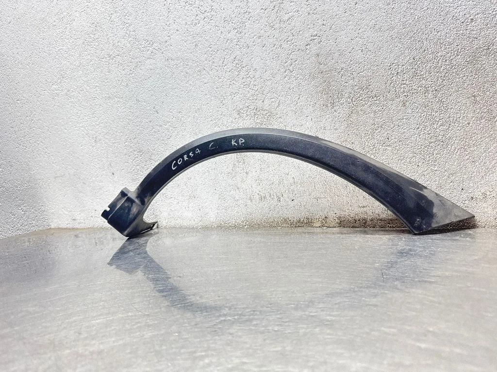 Rear arch trim 09114741
