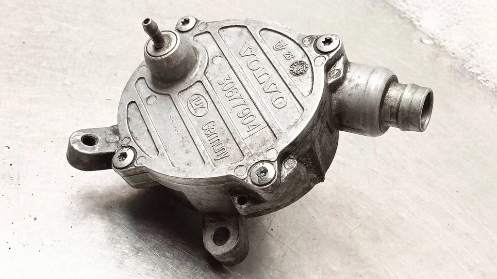Vacuum pump – Volvo XC90 (2003-2006)