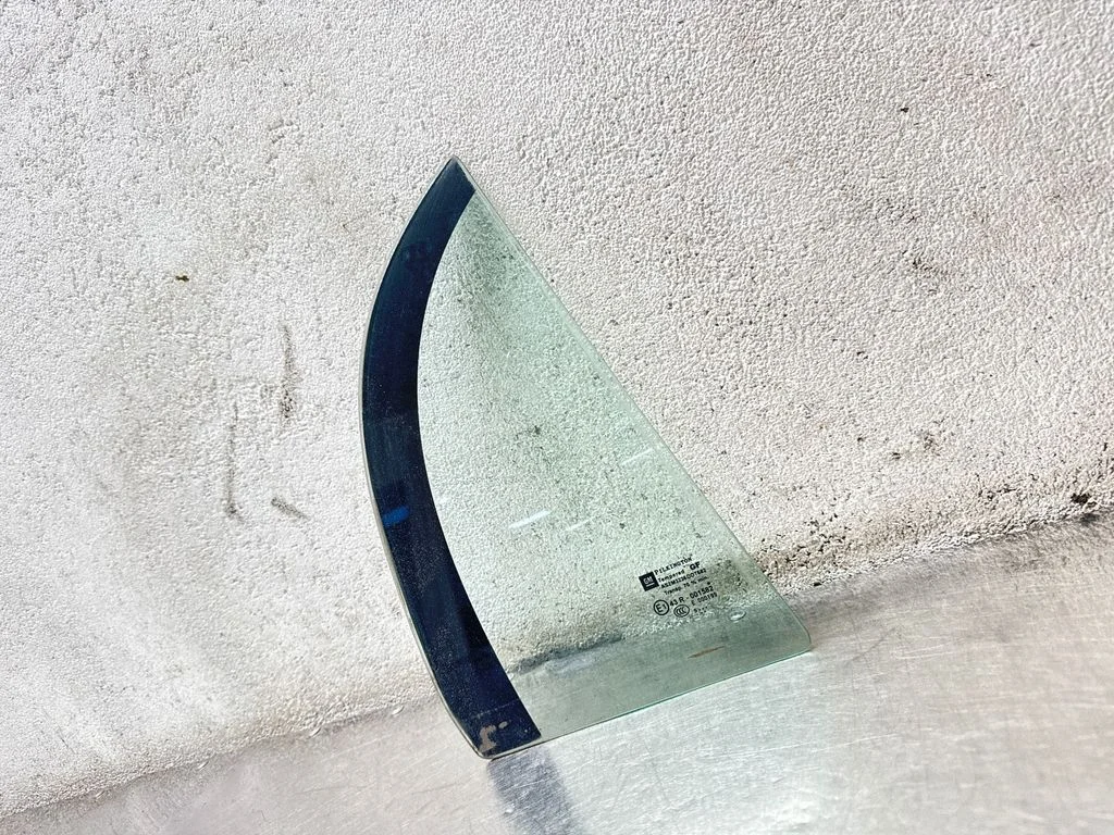 Rear vent window glass – Opel Vectra C (2005-2009)
