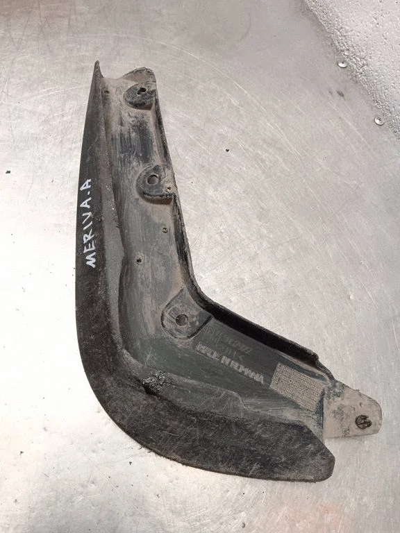 Front mudguard 77629U6