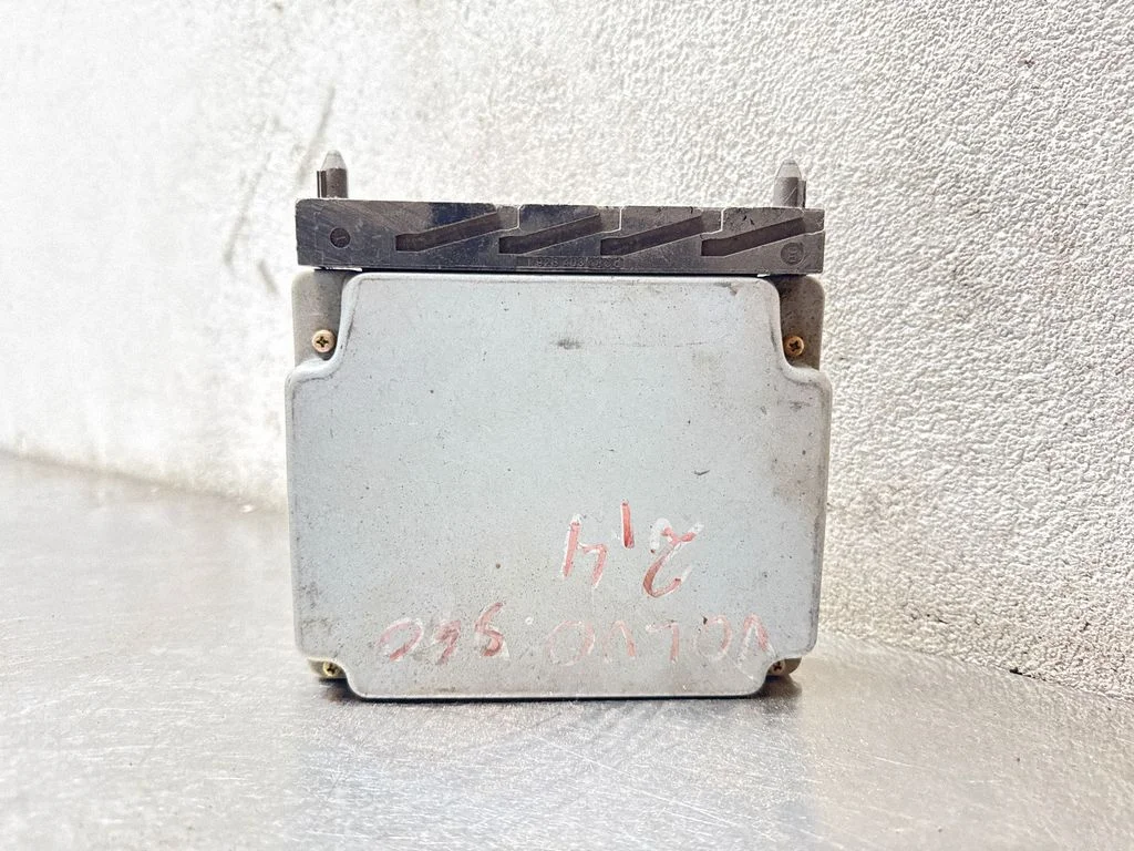 Variklio valdymo blokas