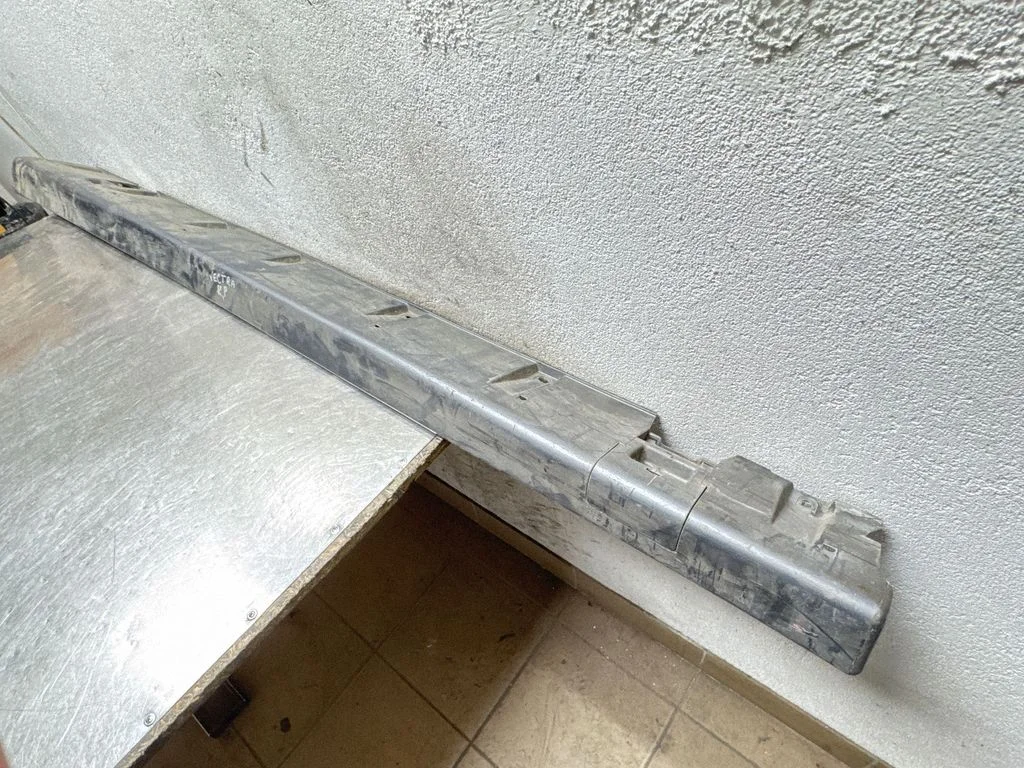 Sill 24410057