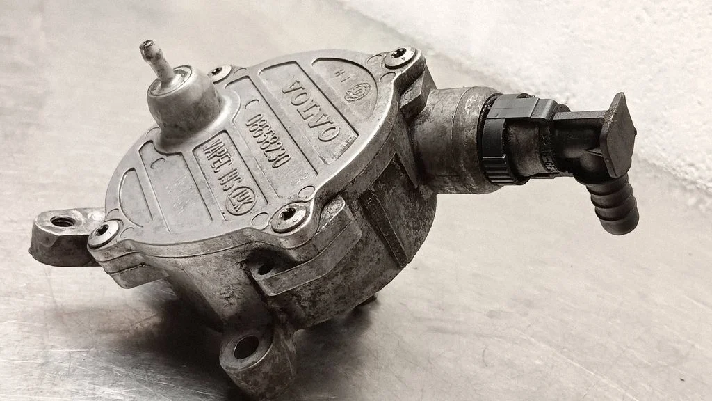 Vacuum pump – Volvo XC90 (2003-2006)