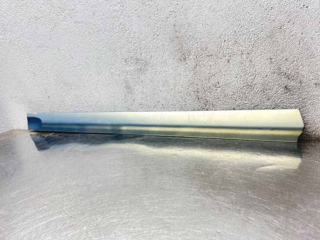 Esiukse liist (mold) – Opel Zafira A (1999-2005)