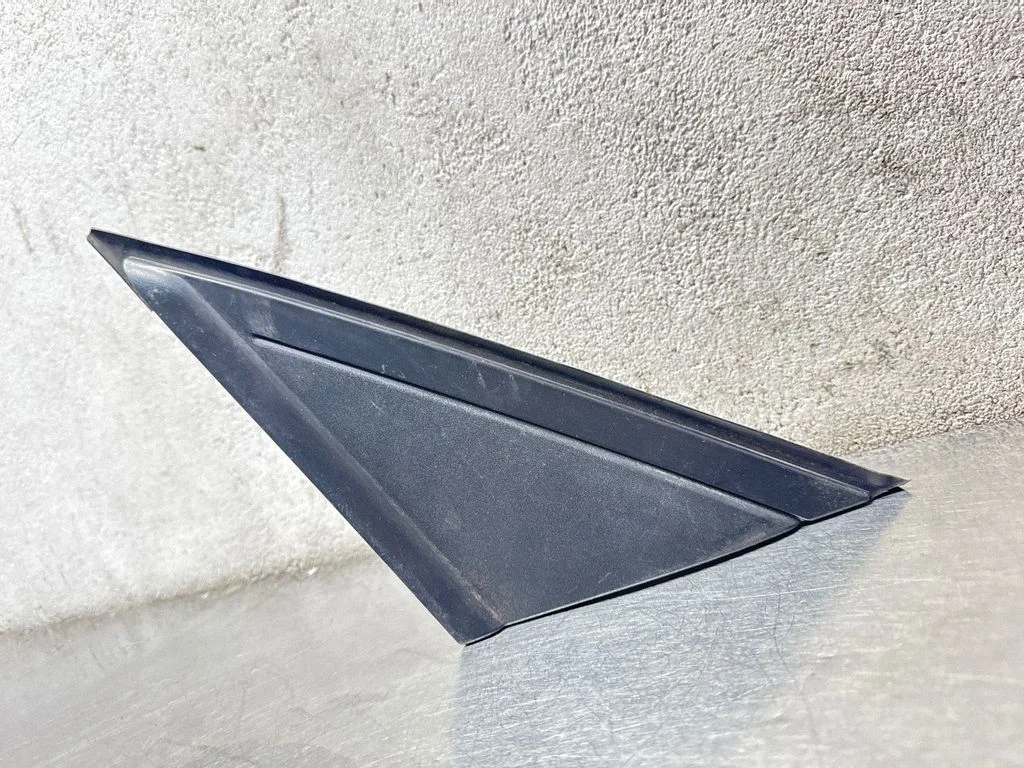 Spoguļa plastmasas apdare BM51A16003