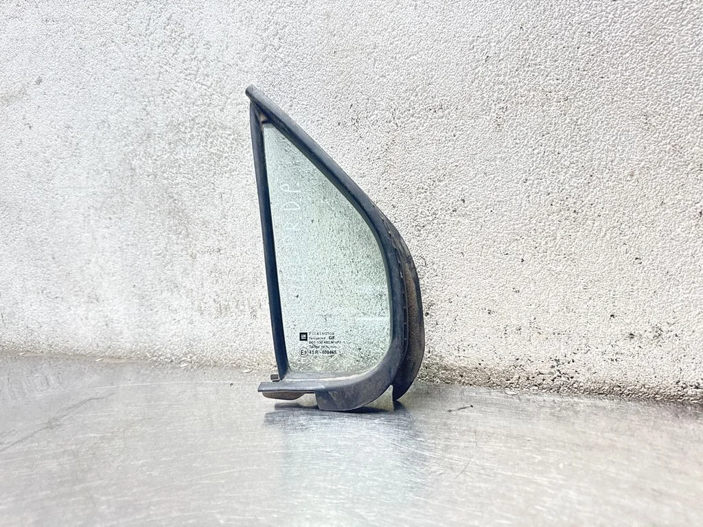 Front door vent window glass four-door – Opel Agila B (2007-2016)