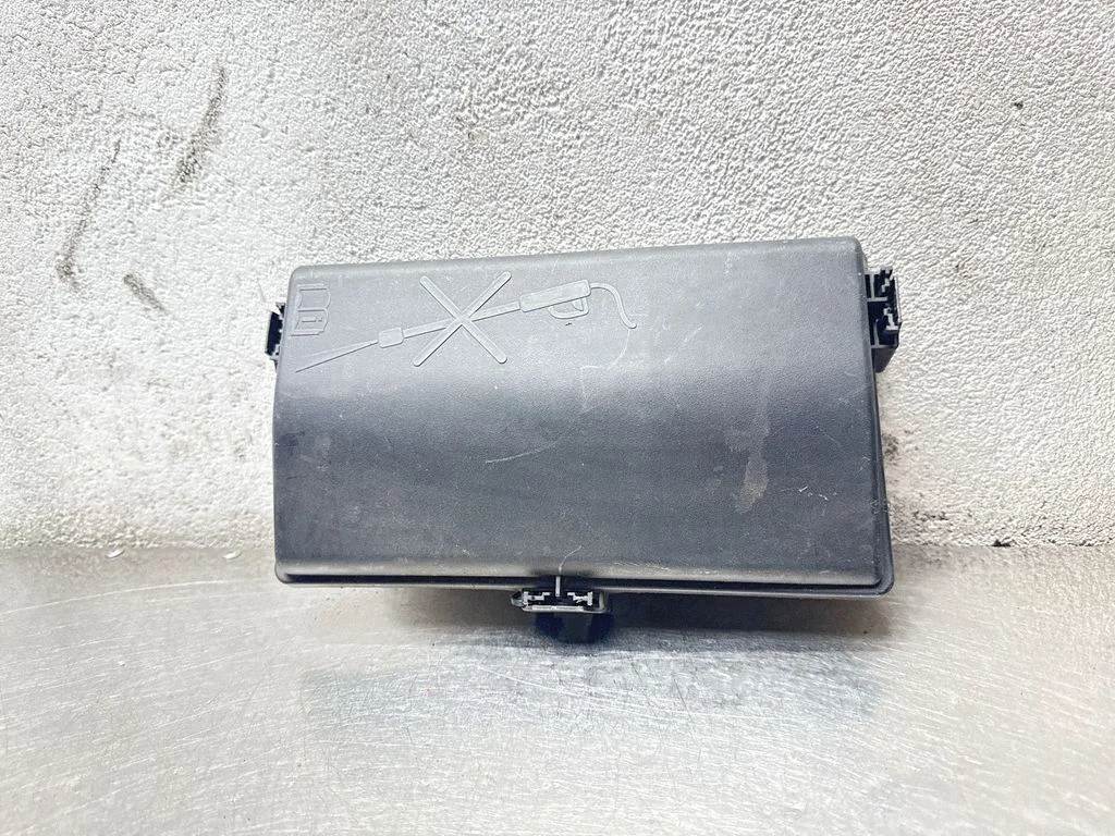 Fuse box cover – Opel Insignia A (2008-2017)