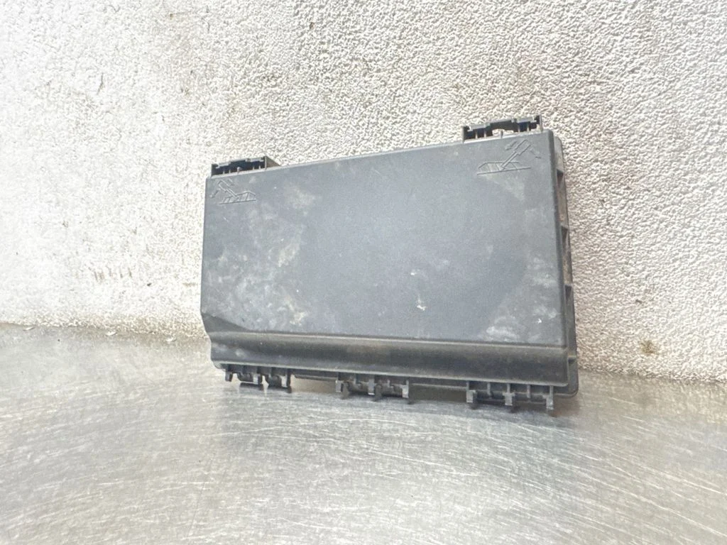 Fuse box cover 13125865