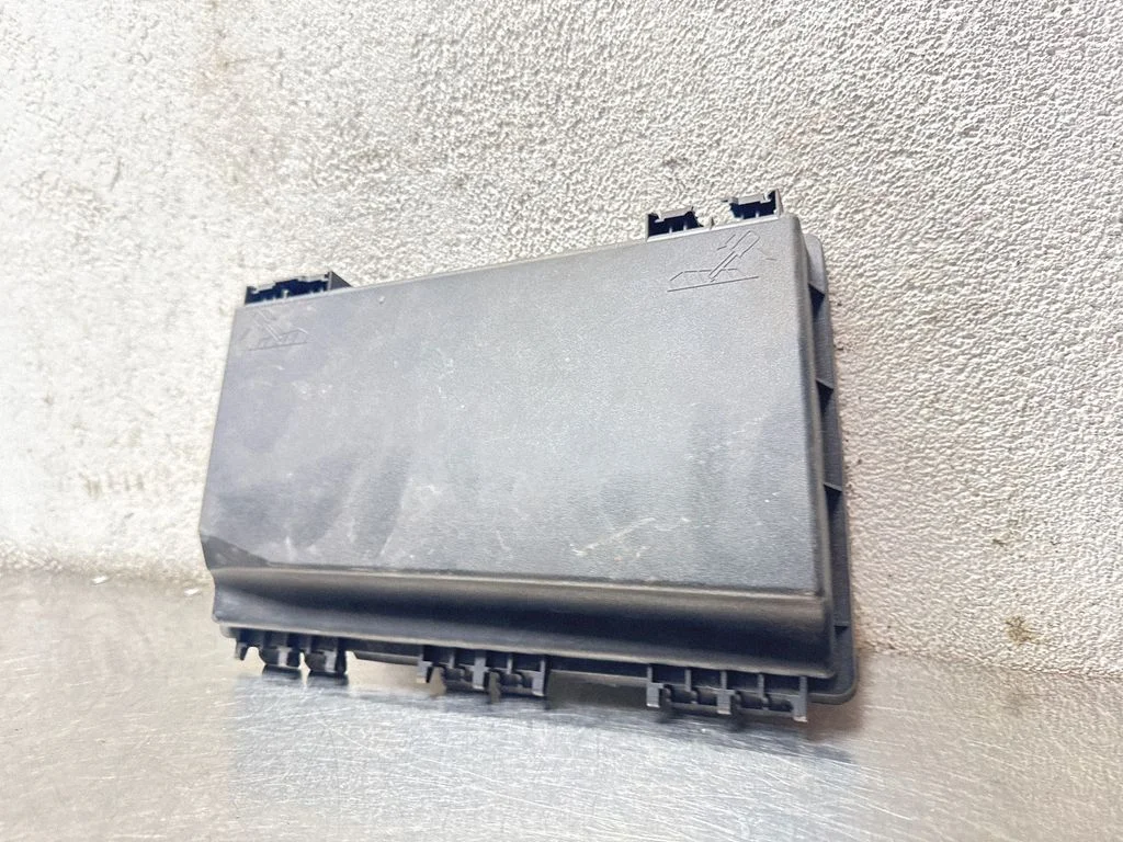 Fuse box cover – Opel Astra H (2004-2012)