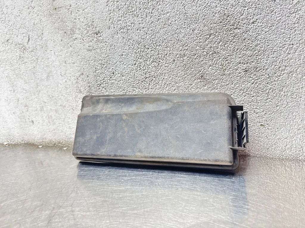 Pokrywa skrzynki bezpieczników 24438039