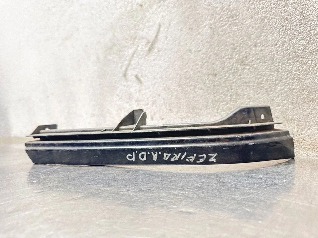 Under headlight/headlamp trim 90580652