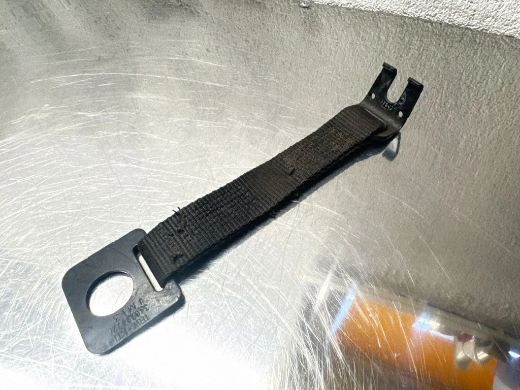 Battery bracket 13308590