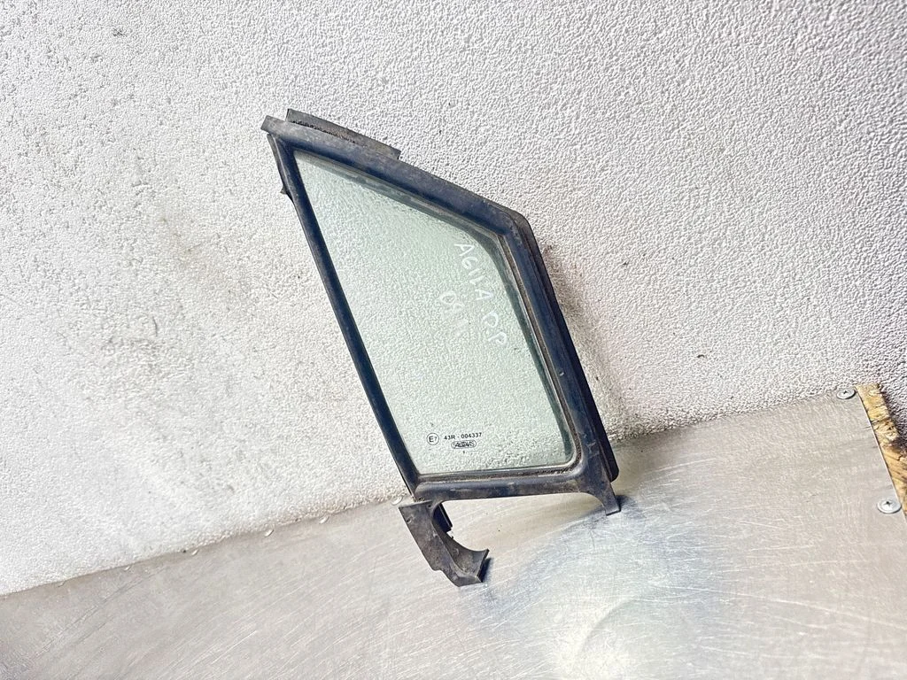 Front door vent window glass four-door – Opel Agila B (2007-2016)