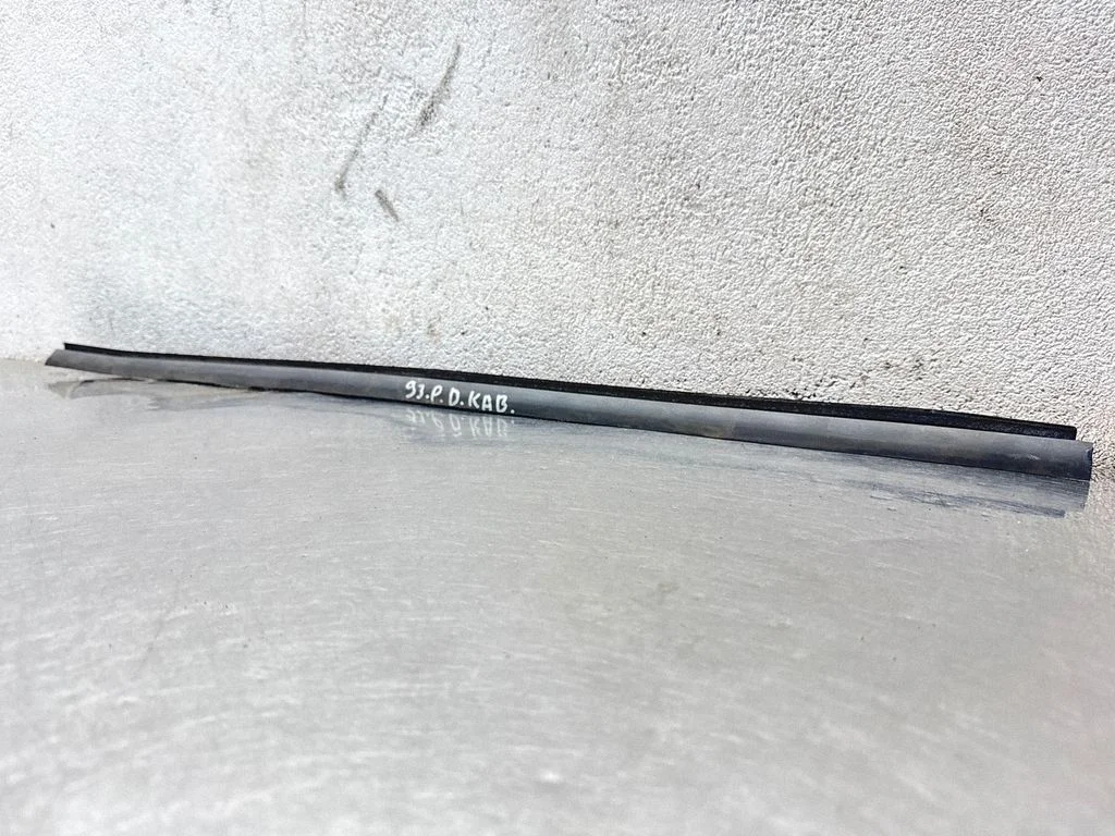 Front door trim (molding) – front right