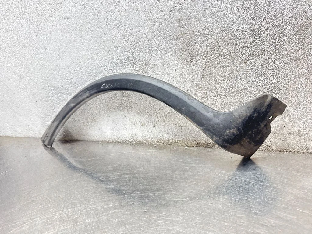 Rear arch trim 09114714
