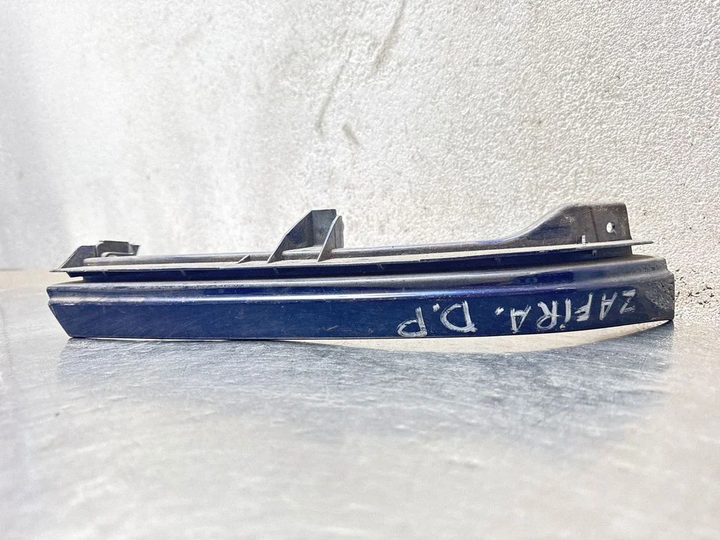 Under headlight/headlamp trim 90580652