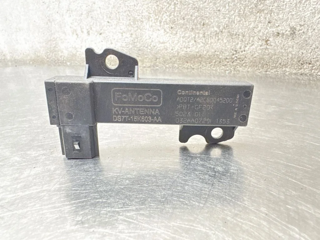 Antenas pastiprinātājs DS7T15K603AA
