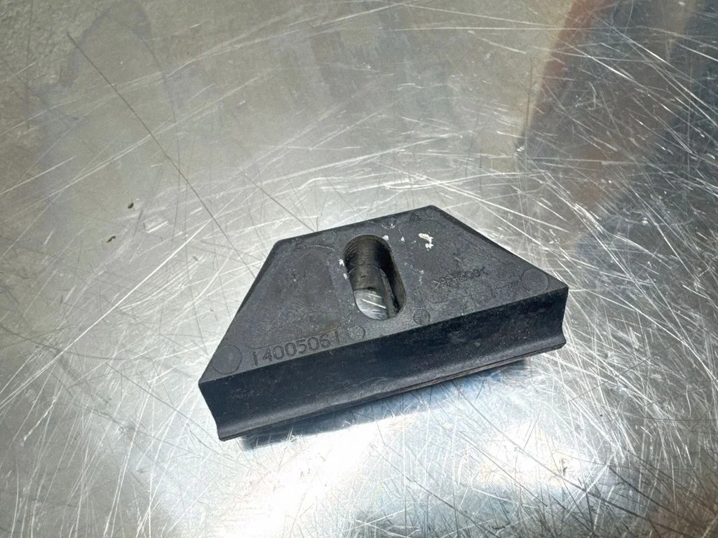 Battery bracket 14005061