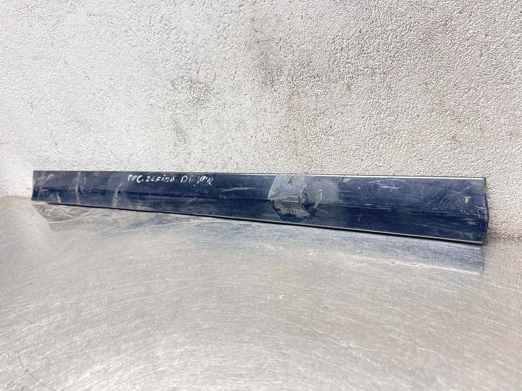 Esiukse liist (mold) – Opel Zafira A (1999-2005)